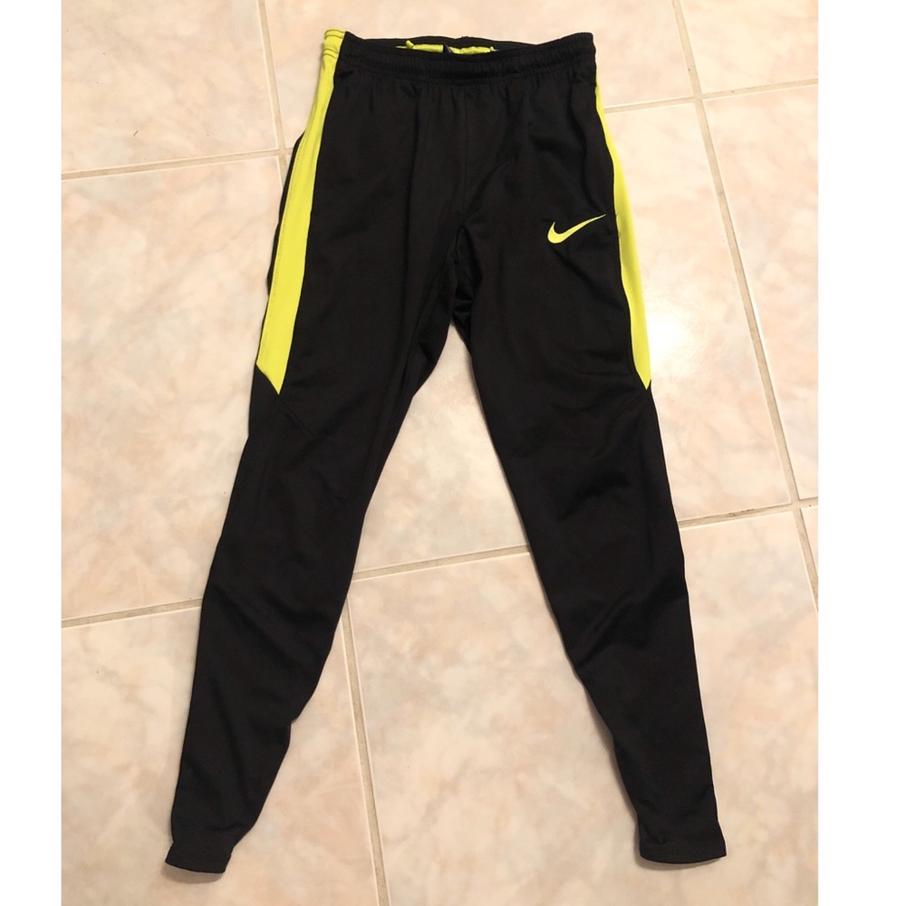 Nike dri fit soccer jogger pants men’s small